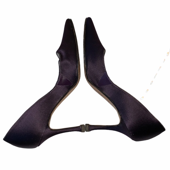 Manolo Blahnik purple satin pumps in size 5 - Picture 6 of 9